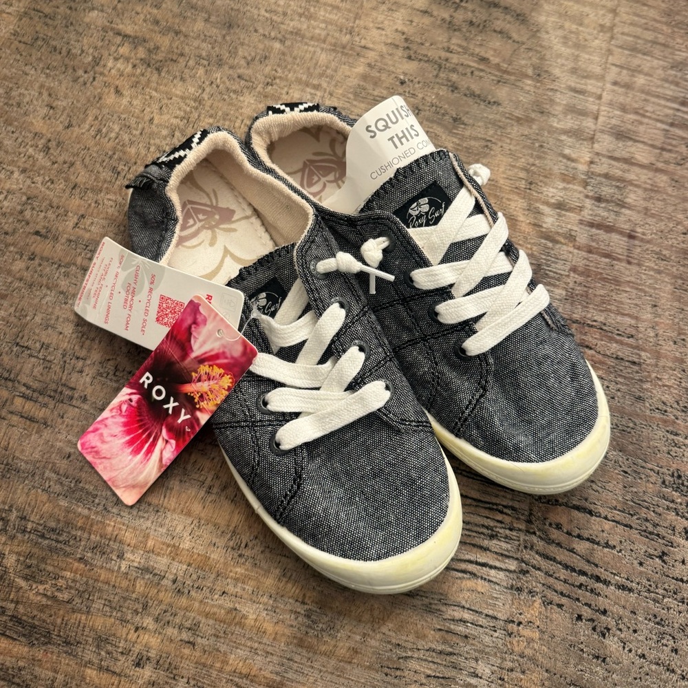 Roxy Kids Size 6 Denim Sneakers - Black and White